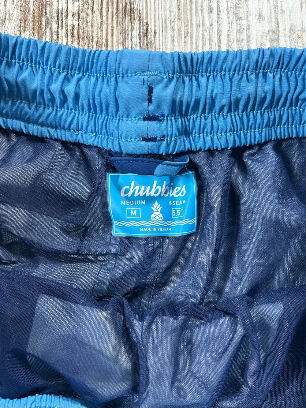 Men’s Chubbies Swim Trunk size medium Blue Cape Corals Bathing Suit Short 5.5